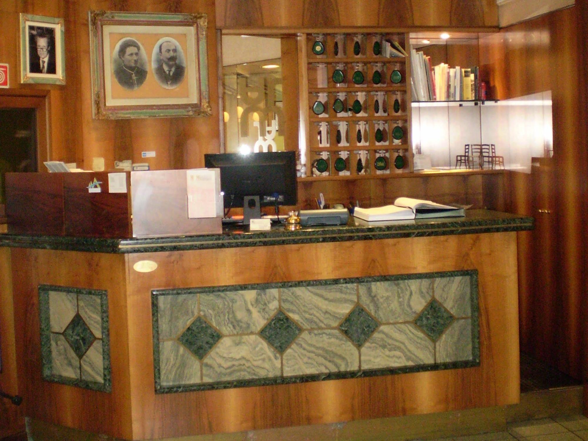 Albergo Moderno Lovere Exterior photo