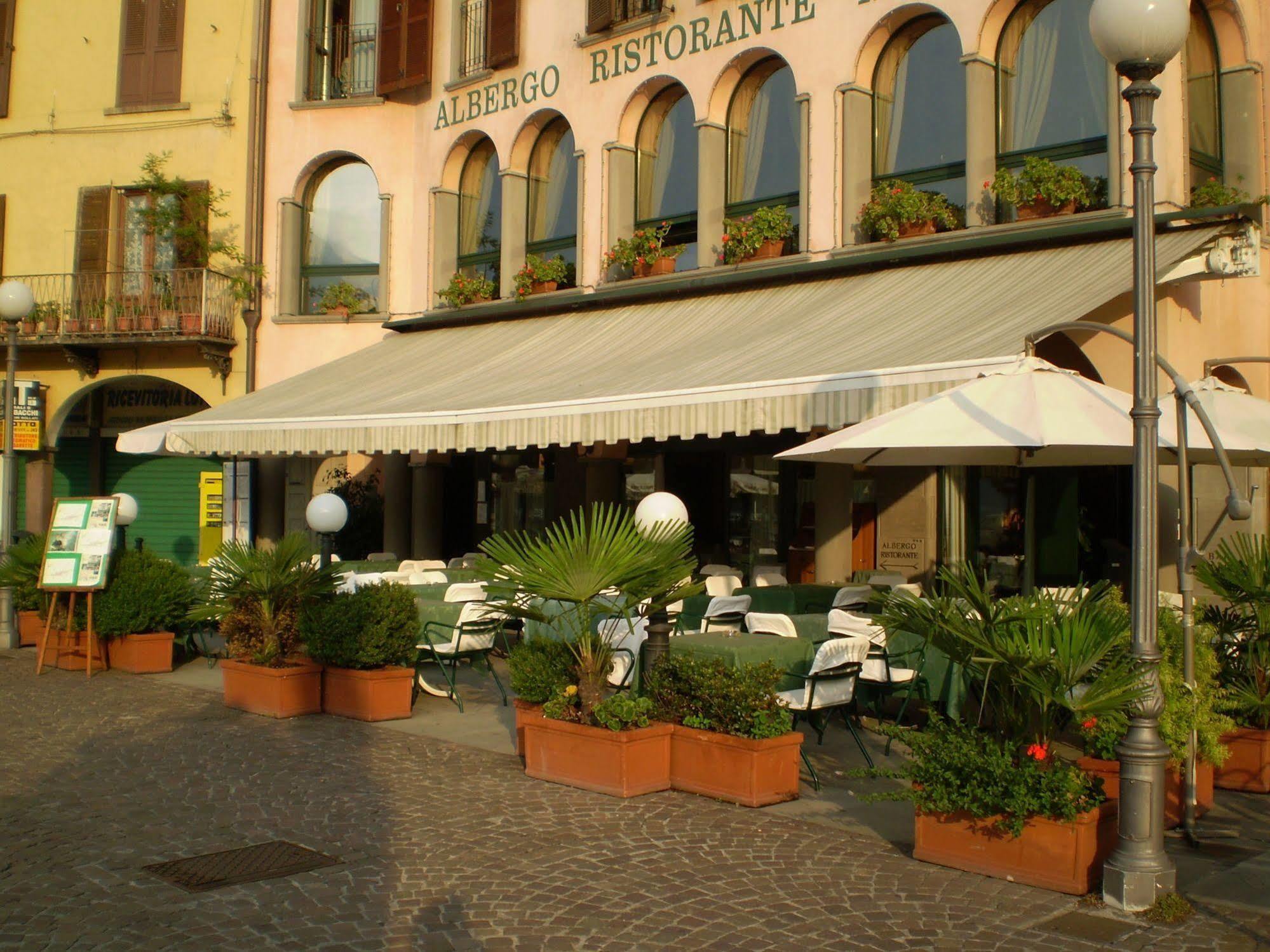 Albergo Moderno Lovere Exterior photo